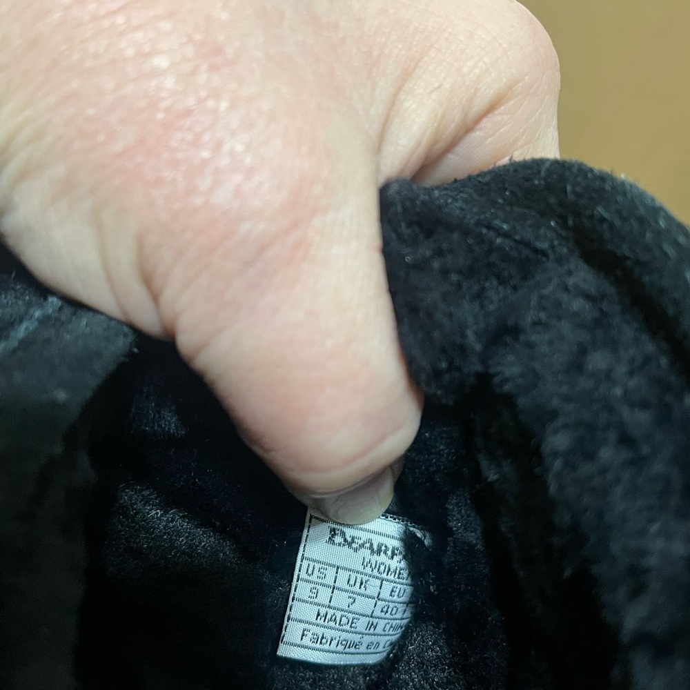 BearPaw Women’s Elle Short Black Size 9 Boots